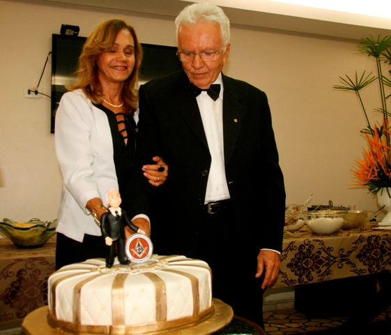 João Edson Aguiar Viana e a esposa Jocy celebraram seus 50 anos de 'Paz e Fraternidade'