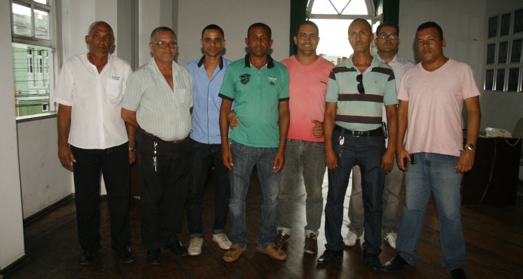 Taxistas membros do Sindicato que representa a categoria, presentes na aprovação do projeto de lei que regulamenta a profissão