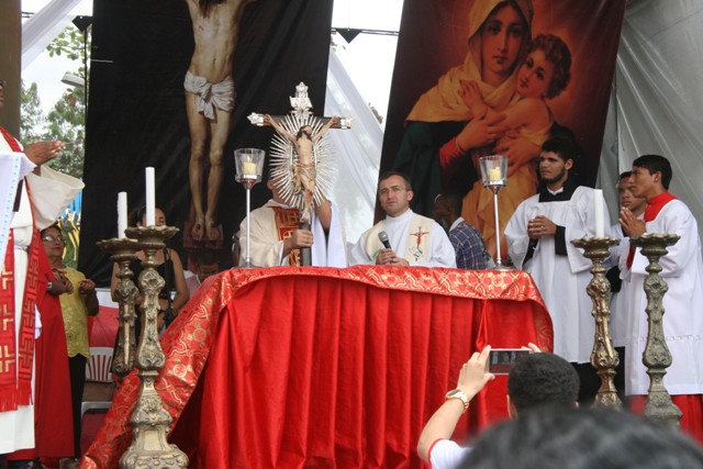 Imagem de Bom Jesus da Lapa na missa de São Pedro