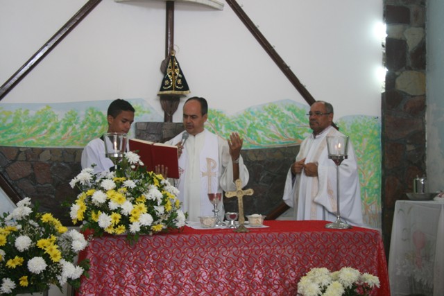 Padre Valmírio veio de Nazaré para celebrar a missa ao lado do Pe. Josival Barbosa