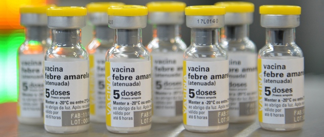 São Paulo - Inauguração da linha final de produção da vacina contra febre amarela na unidade Libbs Farmacêutica, uma empresa privada que fez acordo de transferência de tecnologia com o Instituto de Tecnologia em Imunobiológicos (Bio-Manguinhos) da Fiocruz (Rovena Rosa/Agência Brasil)