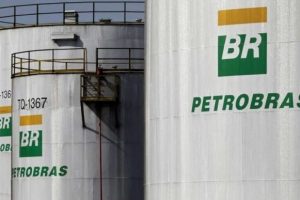 CABE-MAIS-Petrobras-reduz-preço-da-gasolina-em-39-na-refinaria