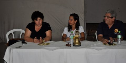 Argimária Soares, delegada de Polícia de Cairu; Camila Reis, presidente do Rotary Club de Valença e o rotariano Edson Capporazzo