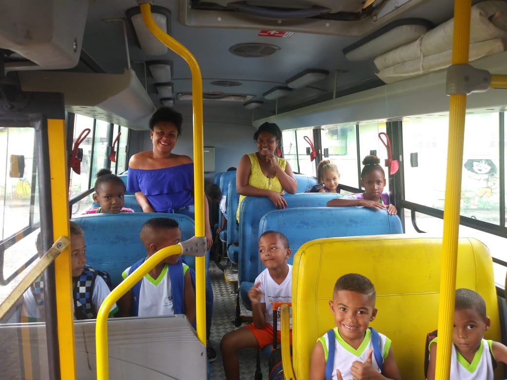 Prefeitura de Cairu oferece transporte escolar para crianças do Galeão (3)