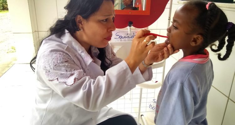 Prefeitura de Cairu promove ações de saúde bucal nas escolas (5)