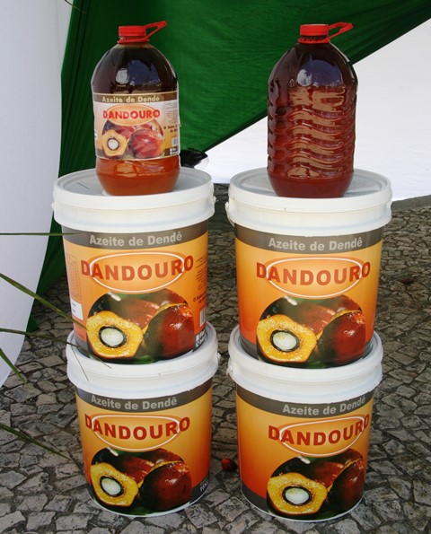 Azeite de Dendê produzido pela empresa Dandouro, uma das indústrias expositoras da Feirta