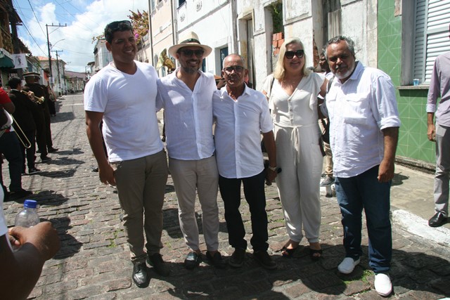 Secretária de Turismo de Cairu, Diana Farias, com a comitiva representante do Governo da Bahia