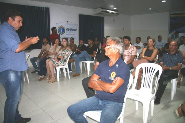 Secretário de Indústria e Comércio, Paulo Martins, representou o prefeito Ricardo Moura