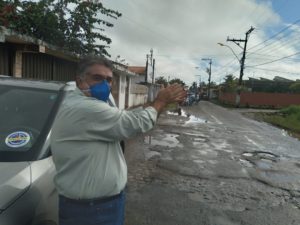 Evaldo Farias, morador do Guaibim, parabenizou a iniciativa da ASCOBIM. (Foto: Valença Agora)