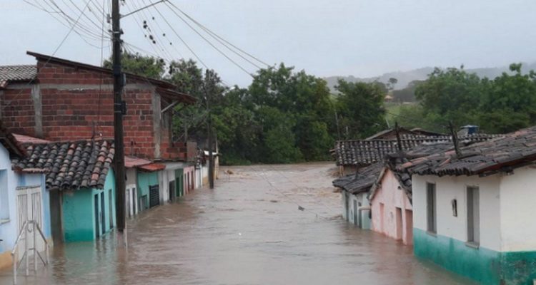 117113,agua-liberada-por-represa-em-minas-gerais-pode-provocar-enchentes-em-quatro-cidades-do-sul-da-bahia-3