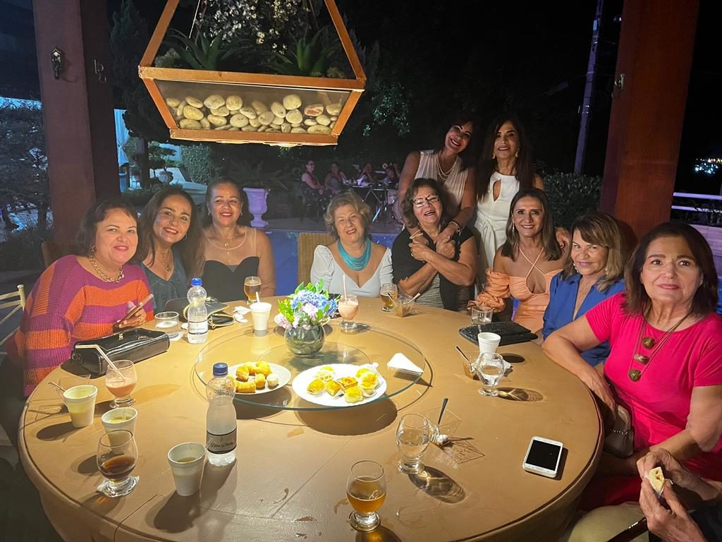 Márcia com as amigas Enoe, Marlene, Ana Íris, Iêda, Marlene , Santuzza, Marineide, Prof Rosângela e Daniela