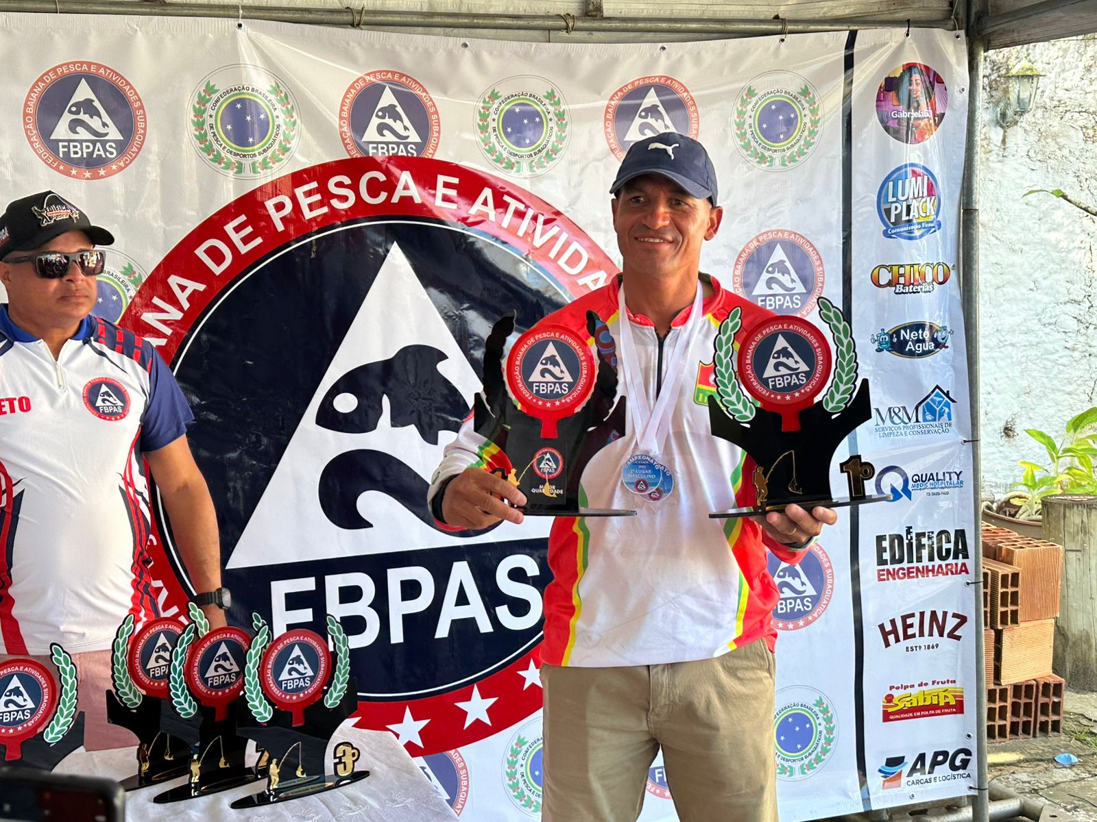 Atleta Evilázio Mangabeira, campeão geral e masculino do campeonato - Foto: Jornal Valença Agora