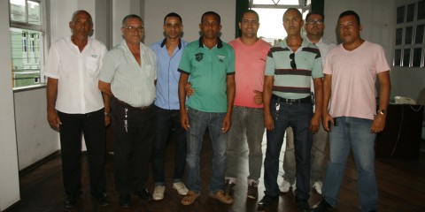 Taxistas membros do Sindicato que representa a categoria, presentes na aprovação do projeto de lei que regulamenta a profissão