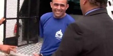 Vereador ri assim que saiu de viatura para assinar posse na Bahia