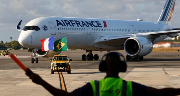 Air-France-A350-900-estreia-Salvador-24102801-1024x683