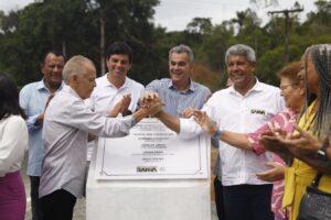 Prefeito Marcos Medrado recepciona governador-orobó