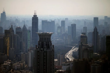 2025-04-16T114359Z_1_LYNXMPEL3F0IP_RTROPTP_4_MACRO-CHINA-PIB-BANCOS-1-768x512