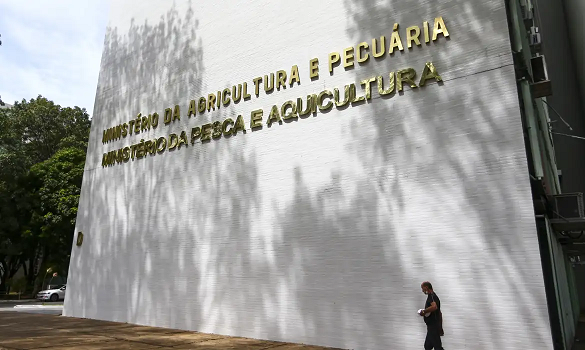 fachada-ministerio_mcamgo_abr_100420231818-4 (1)